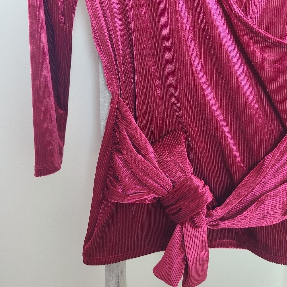 ⭐️40% Off⭐️ Express Red Ribbed Velvet Wrap Front Top - Picture 5 of 9